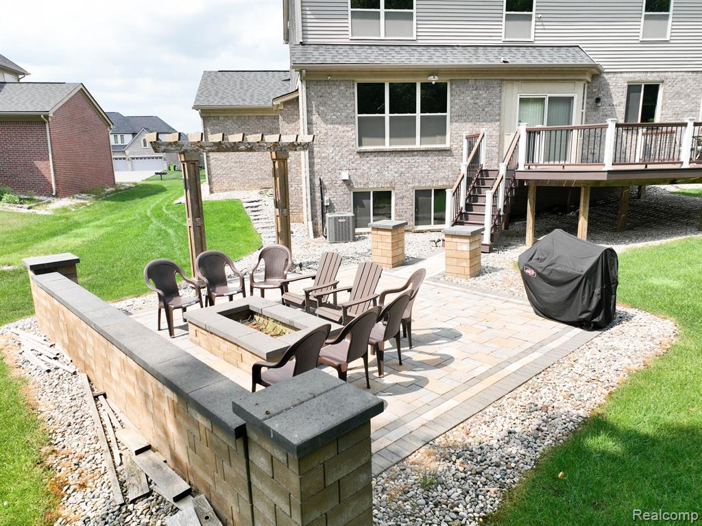 50736 SEVILLA Circle, Novi, MI — Photo 55