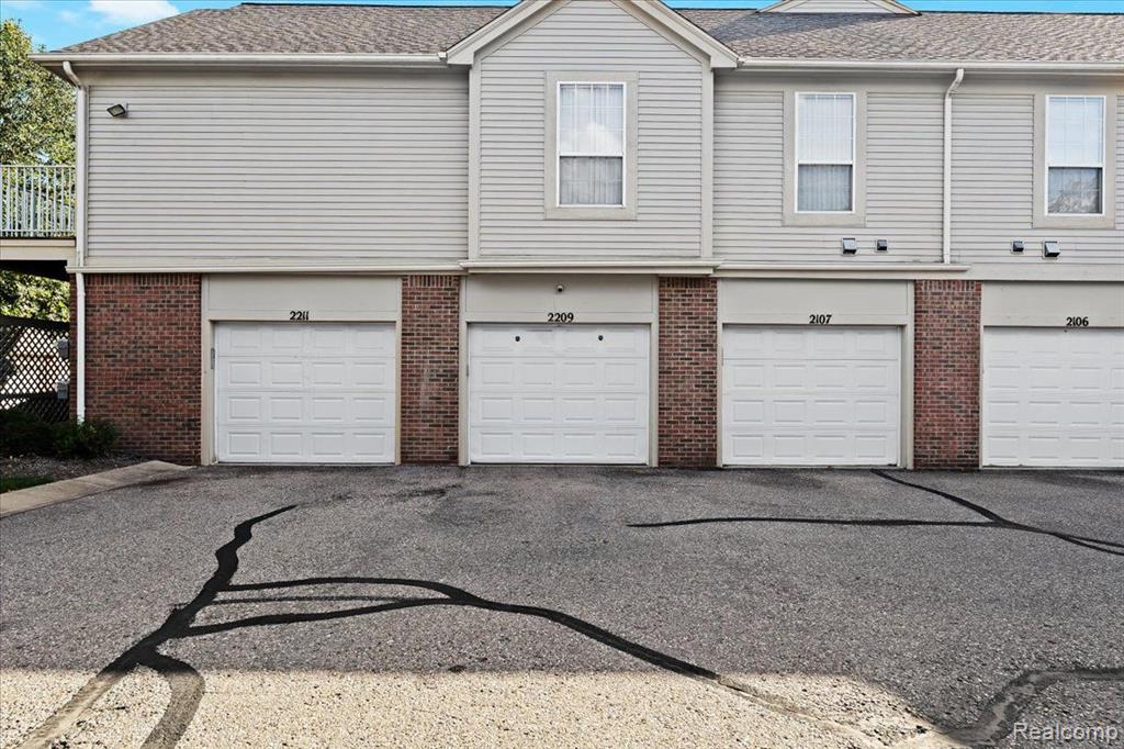 2209 SARATOGA Boulevard, Walled Lake, MI 48390 — Photo 20