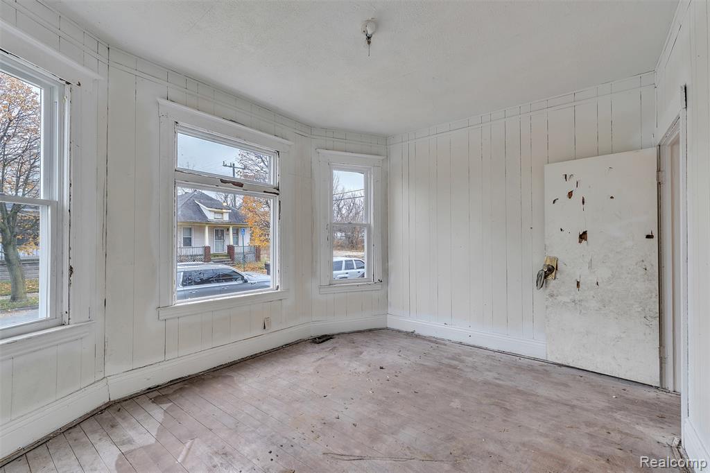 9333 Elsa Street, Detroit, MI 48214 — Photo 10