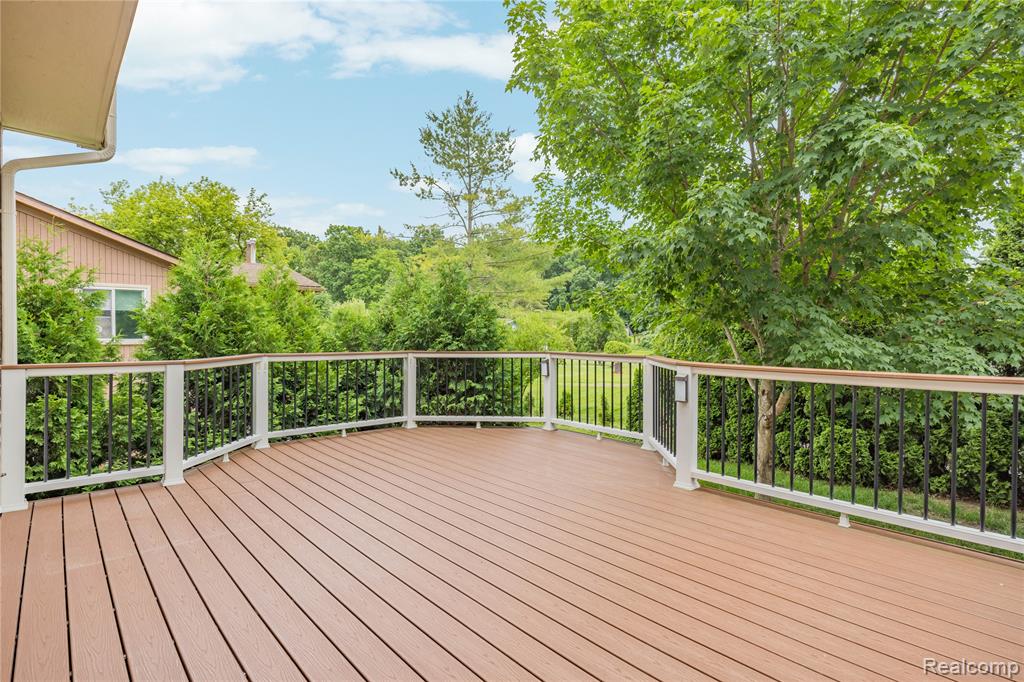 730 Leon Road, Walled Lake, MI 48390 — Photo 48
