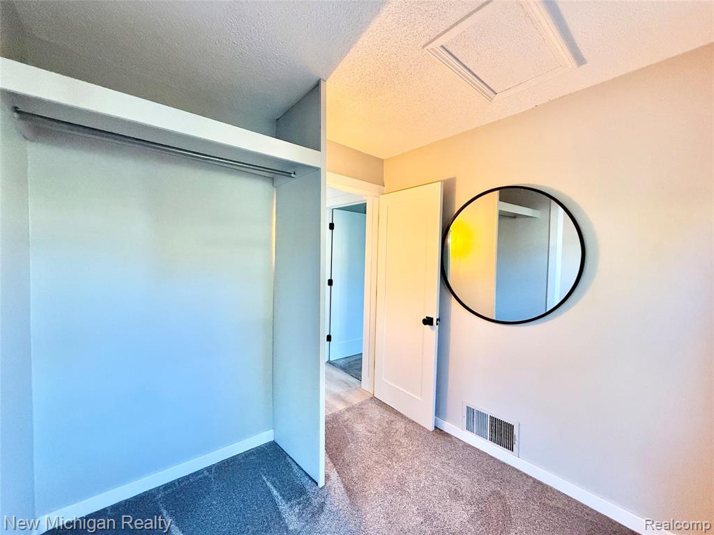 823 W Silver Lake Road, Fenton, MI 48430 — Photo 16