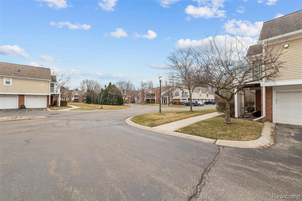 56103 CHESAPEAKE Trail, Shelby Twp, MI 48316 — Photo 4