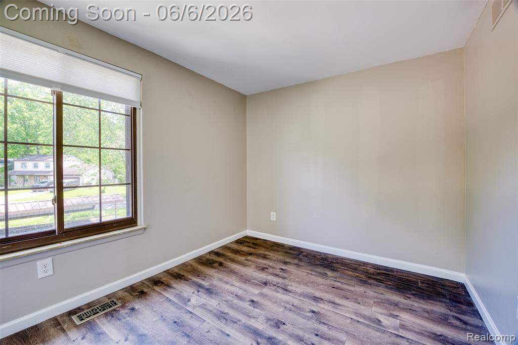 1787 Sheffield Drive, Ypsilanti, MI 48198 — Photo 18