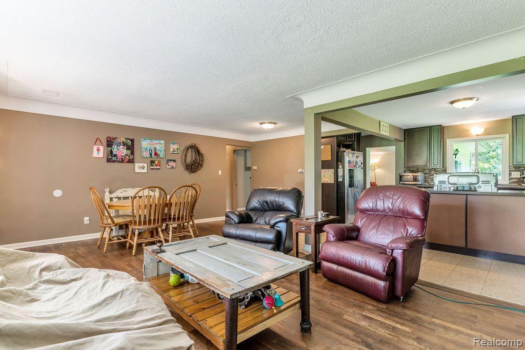 6481 DAVISON Road, Burton, MI 48509 — Photo 8