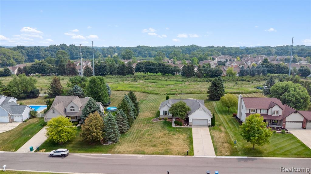 493 Cloverview Lane, Howell, MI 48843 — Photo 54