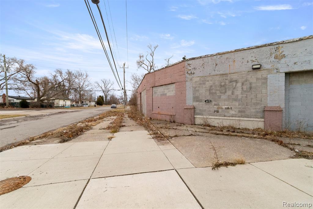 6870 E Davison Street, Hamtramck, MI 48212 — Photo 6