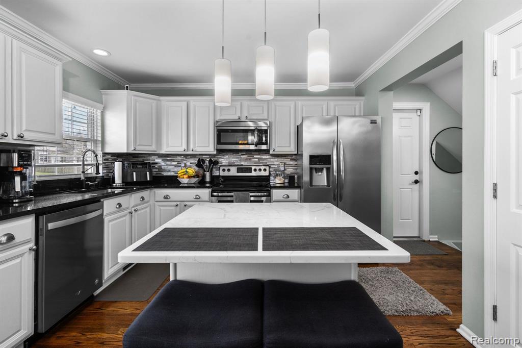 948 S PARKWOOD Drive, South Lyon, MI 48178 — Photo 14