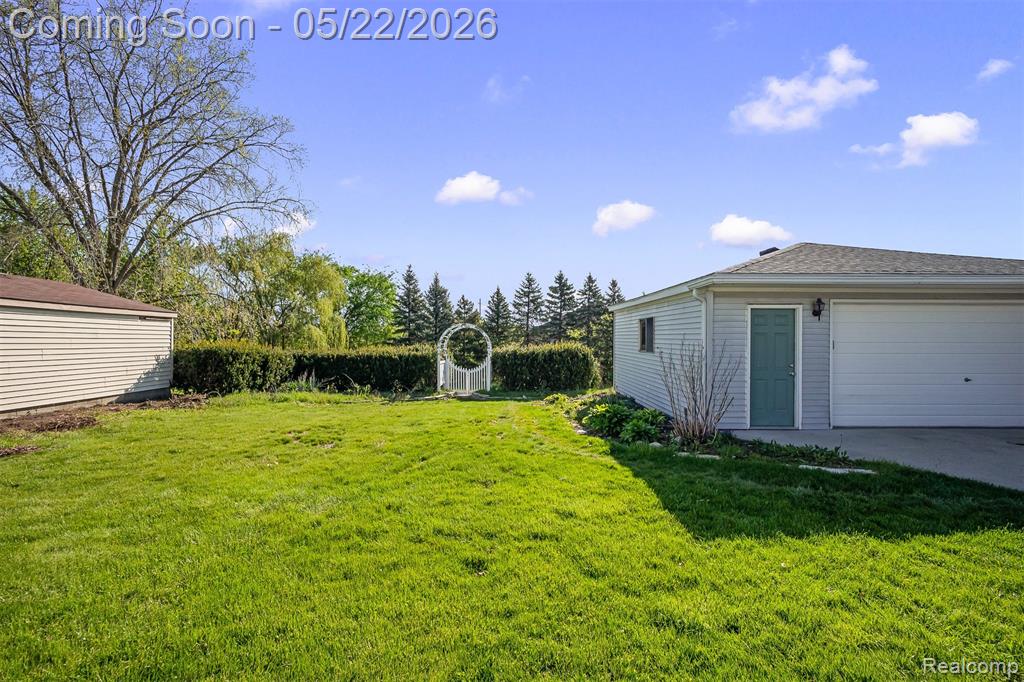 46972 McKenna Drive, Macomb, MI 48044 — Photo 17