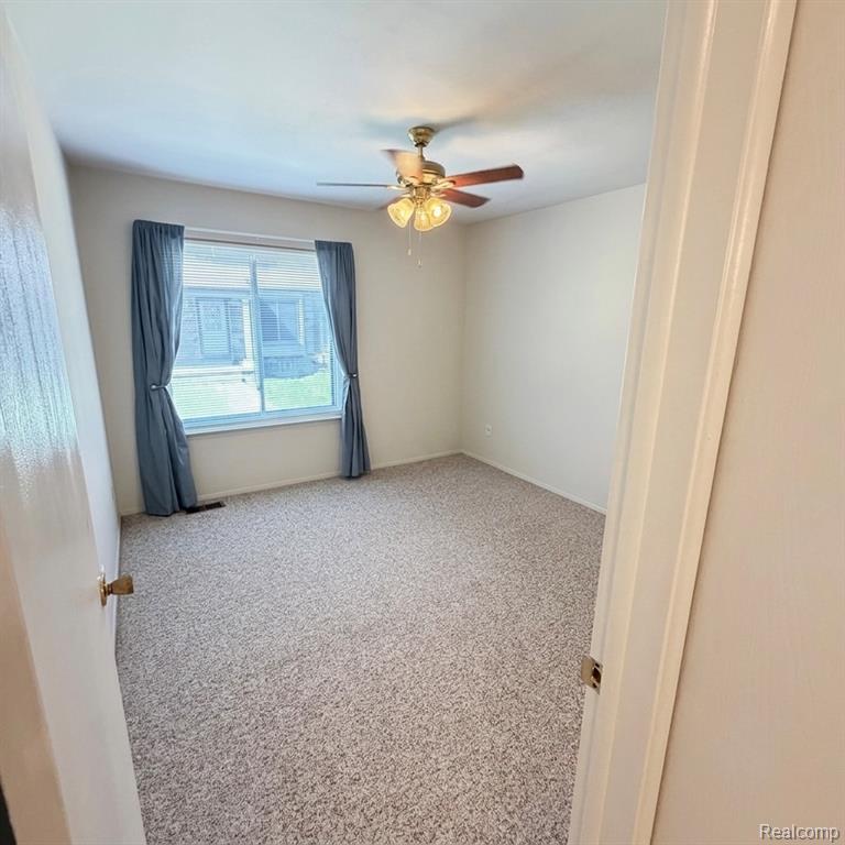 17116 Kingsbrooke Drive, Clinton Twp, MI 48038 — Photo 11
