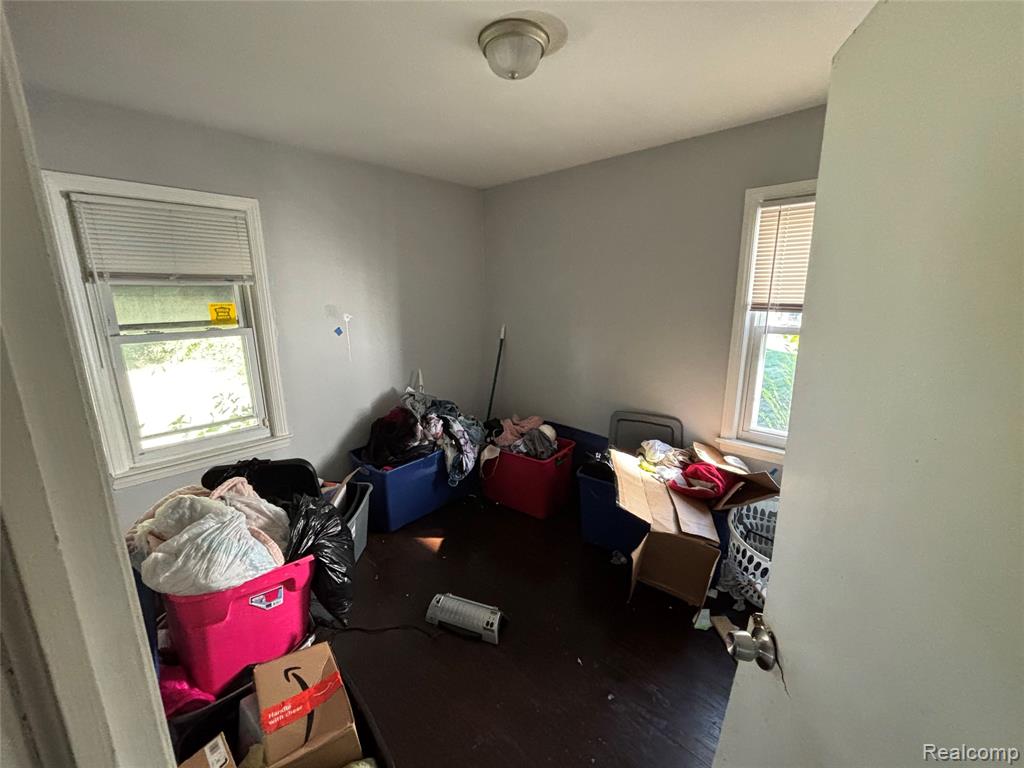 7647 Greenview Avenue, Detroit, MI 48228 — Photo 18