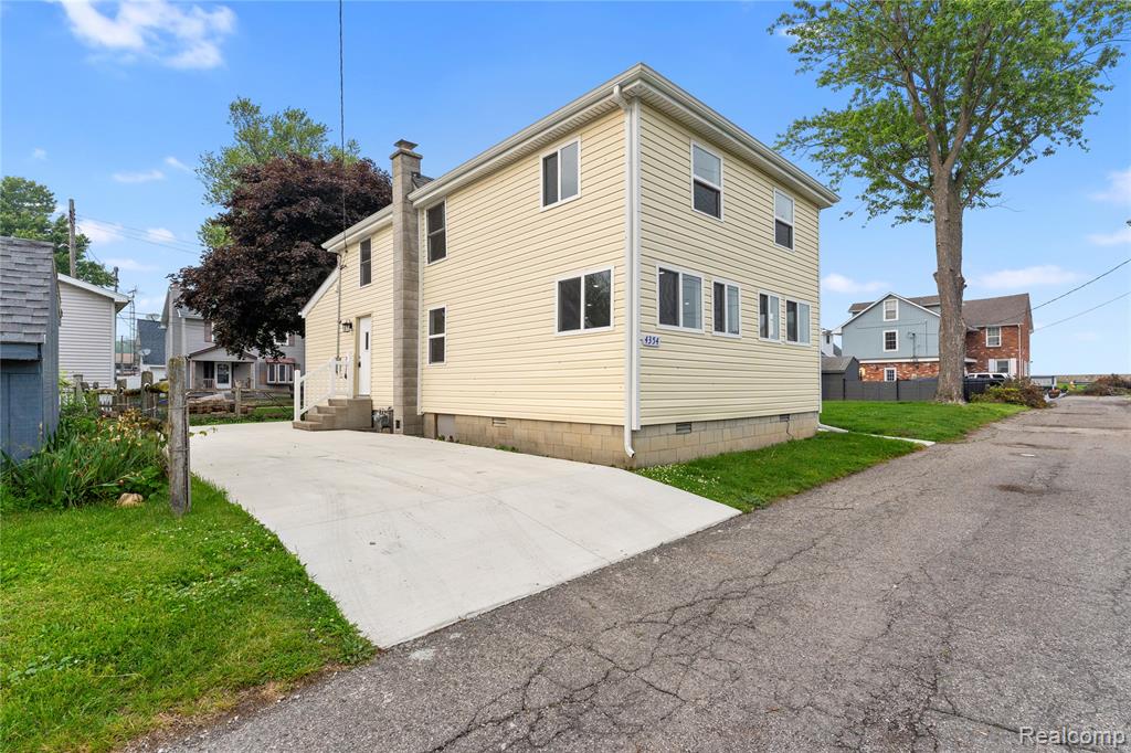4354 S 5th Street, Luna Pier, MI 48157 — front exterior