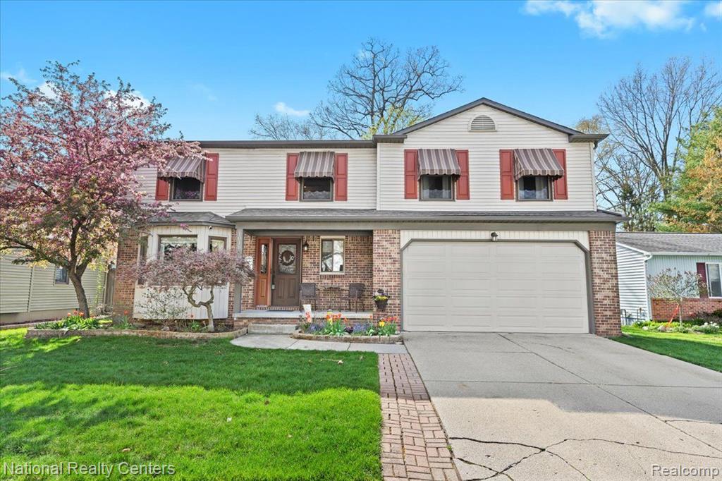 1018 FAIRWAY TRAILS Drive, Brighton, MI 48116 — Photo 2