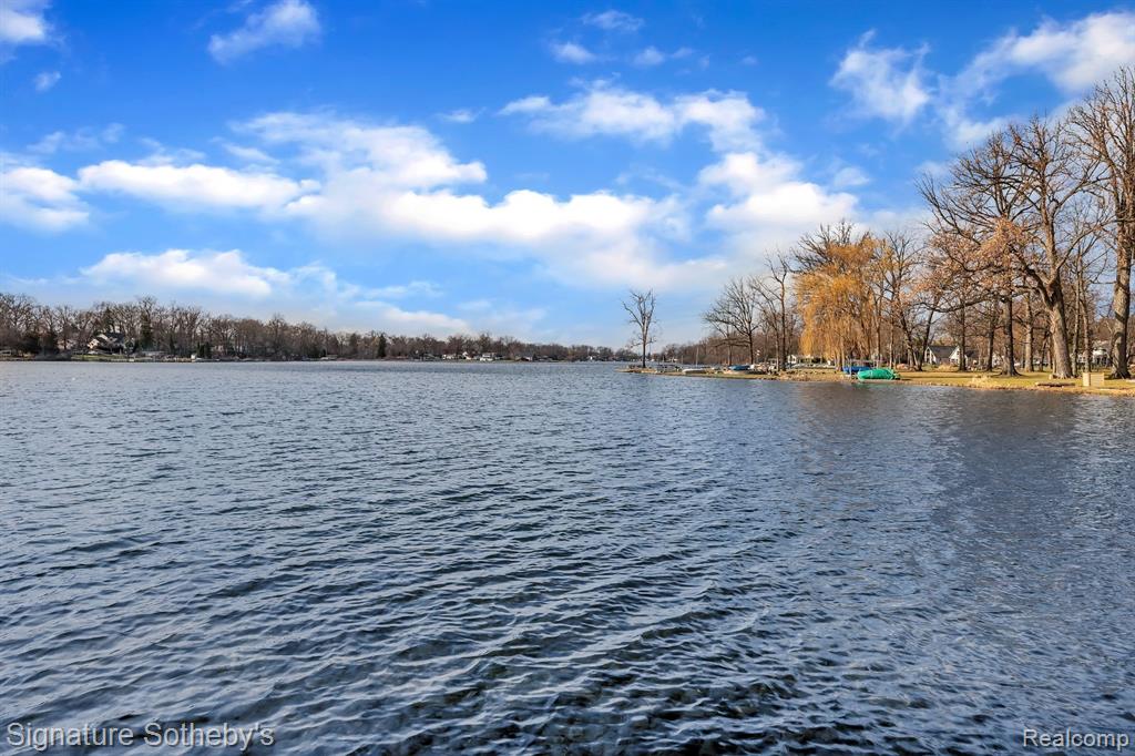 1716 S HUGHES Road, Brighton, MI 48114 — Photo 9