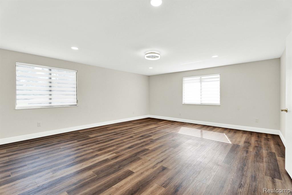 40206 Ashland Drive, Sterling Heights, MI 48313 — Photo 40