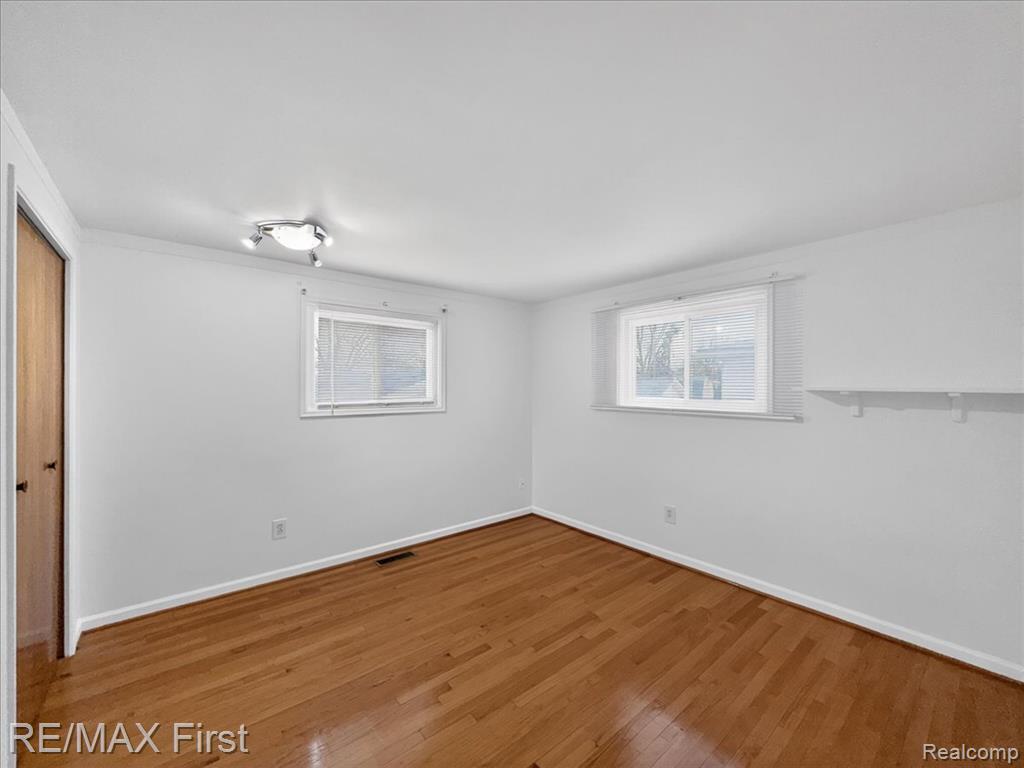 28326 Couzens Avenue, Madison Heights, MI 48071 — Photo 14