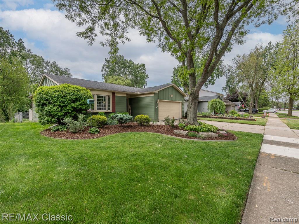 8866 MANTON Avenue, Plymouth, MI 48170 — Photo 2