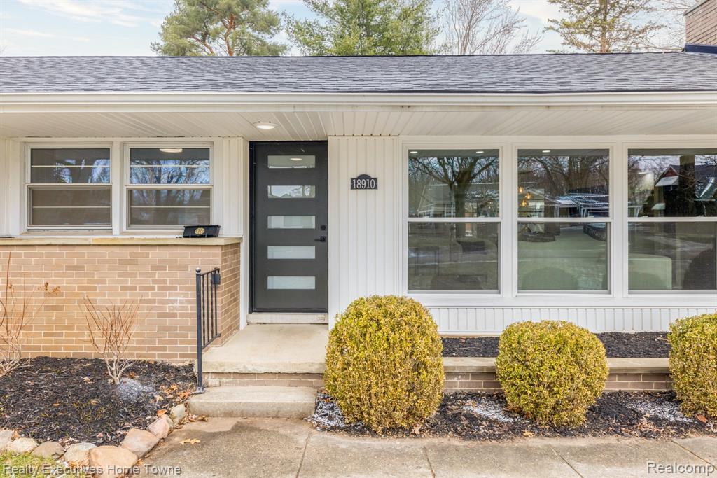 18910 Devonshire Street, Beverly Hills, MI 48025 — Photo 2