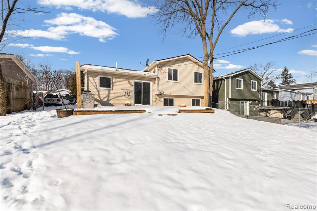 715 Woodingham Avenue, Waterford, MI 48328 — Photo 25