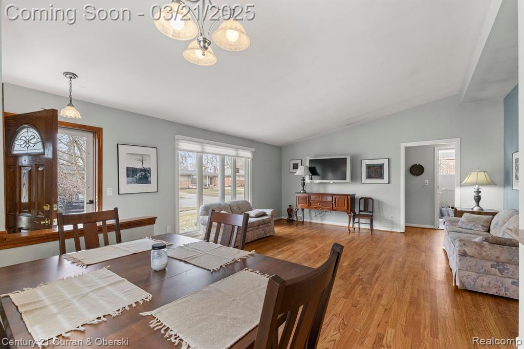 7484 N CHARLESWORTH Street, Dearborn Heights, MI 48127 — Photo 10