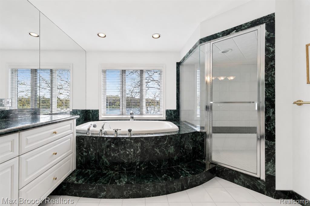 1832 Long Lake Shore Drive, Bloomfield Hills, MI 48302 — Photo 41