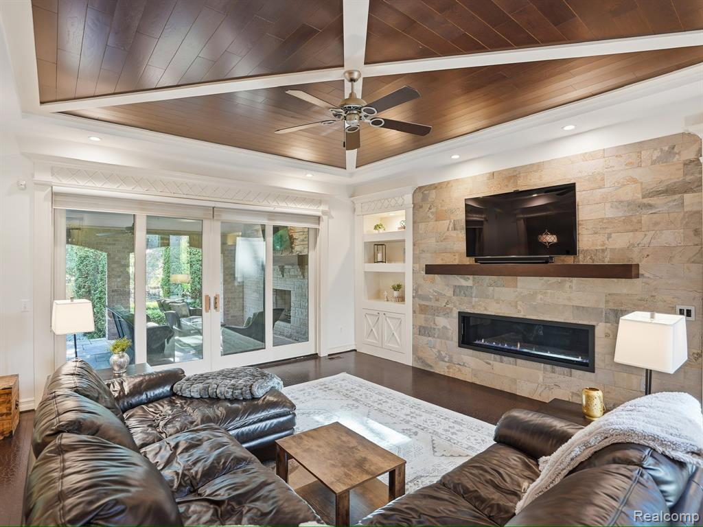 55951 Ashbrooke Drive W, Utica, MI 48316 — Photo 19