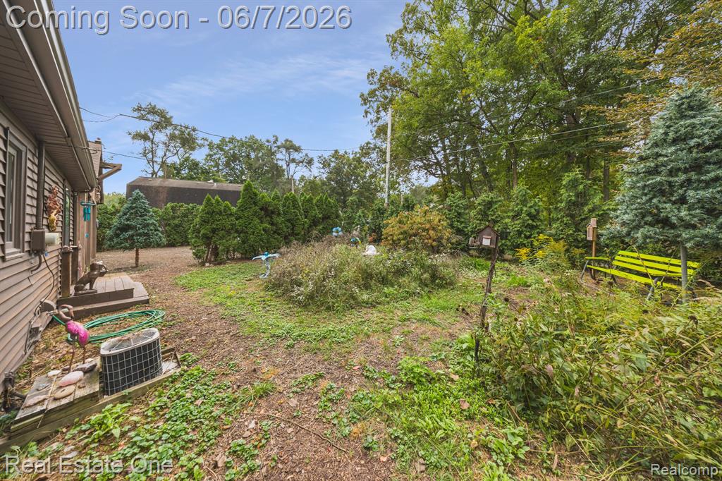 200 E CANYON Drive, Milford, MI 48380 — Photo 40