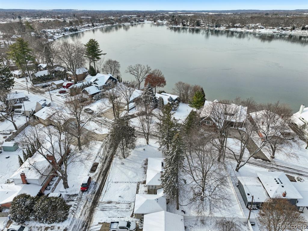 4049 S Shore Street, Waterford, MI 48328 — Photo 33