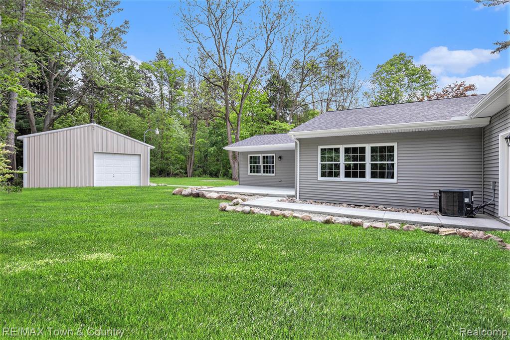 6400 N SEYMOUR Road, Flushing, MI 48433 — Photo 3