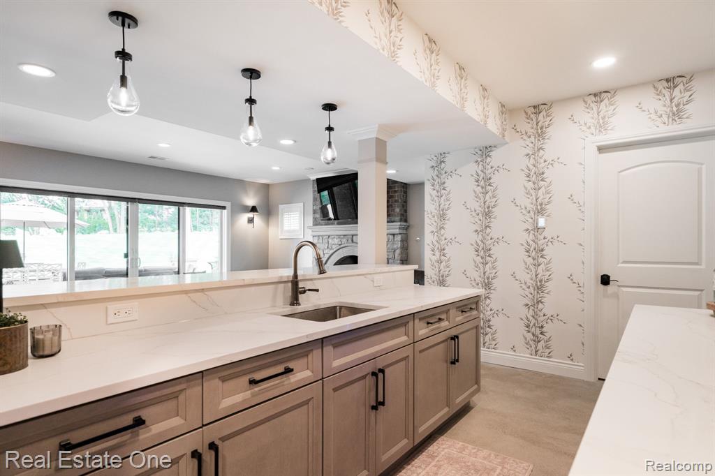 5525 Avington Parkway, Clarkston, MI 48348 — Photo 53