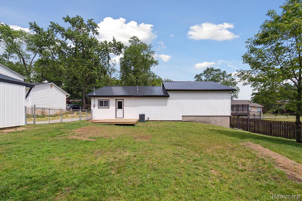 2145 Terrapin Street, Wolverine Lake, MI 48390 — Photo 45