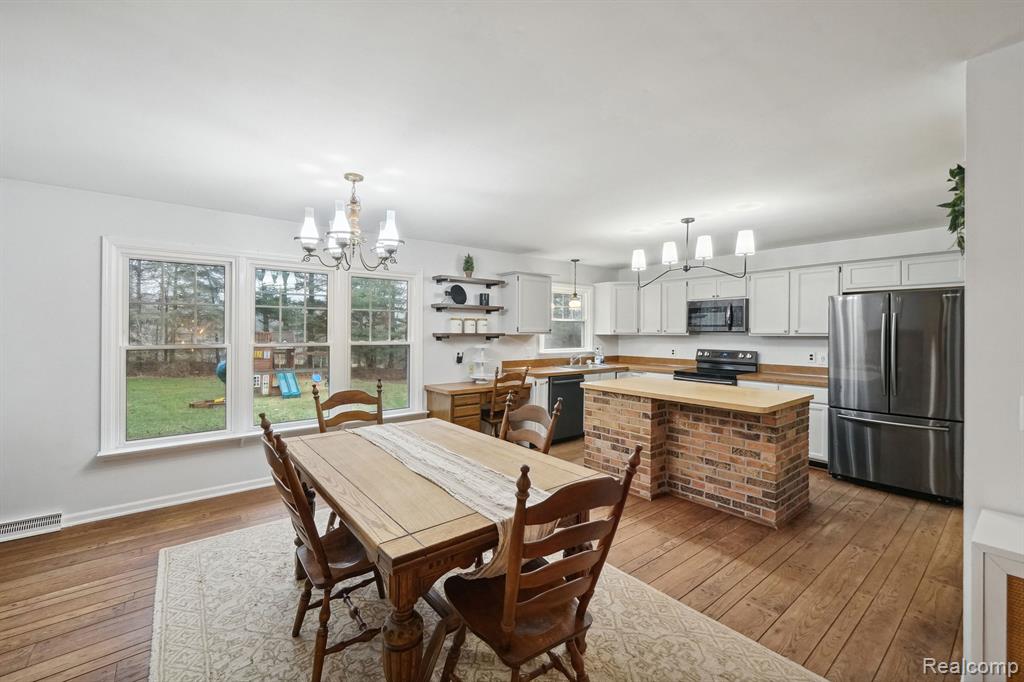 4186 BRANDON Drive, Howell, MI 48843 — Photo 11