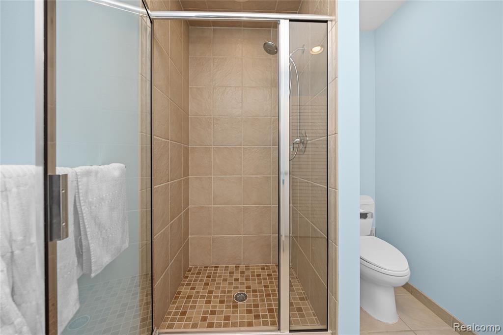 4700 S Valleyview Road, West Bloomfield, MI 48323 — Photo 36