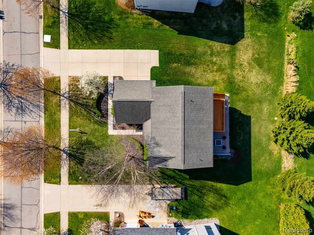 58 Blackberry Drive, White Lake, MI — Photo 36