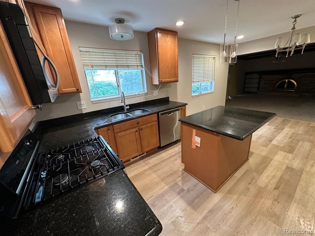 494 ROLLING GREEN Circle S, Rochester Hills, MI 48309 — Photo 12