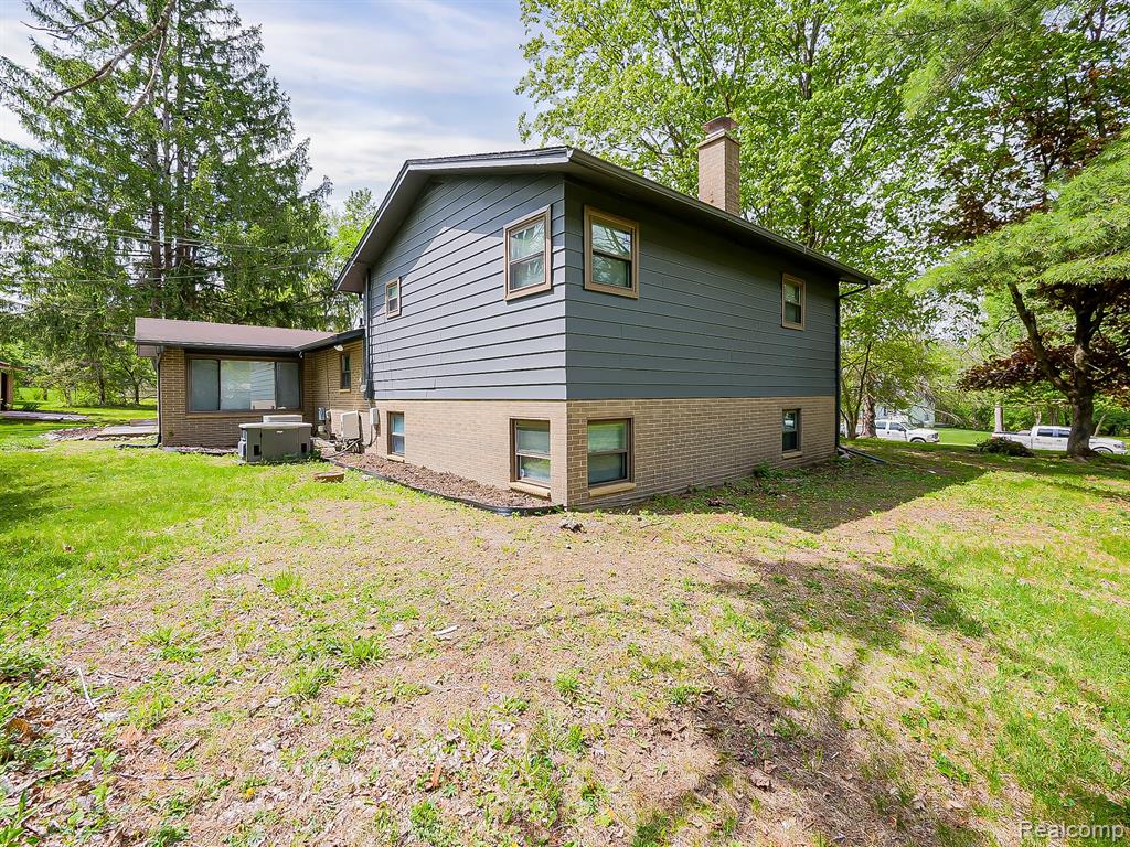 7580 Thornwood Street, Canton, MI 48187 — Photo 17