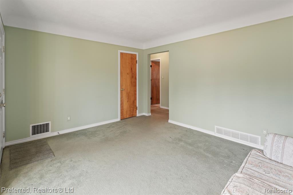 9980 HUBERT Avenue, Allen Park, MI 48101 — Photo 5