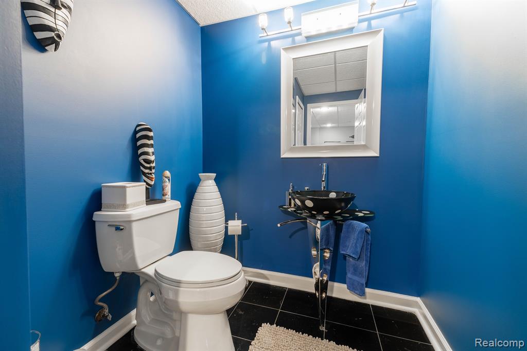 6458 ENCLAVE Drive, Clarkston, MI 48348 — Photo 60