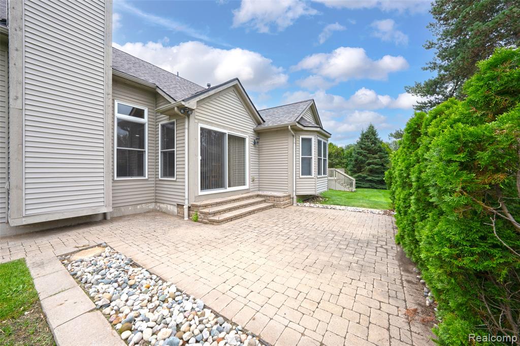 5729 Windspirit Court, 36, Waterford, MI 48327 — Photo 39