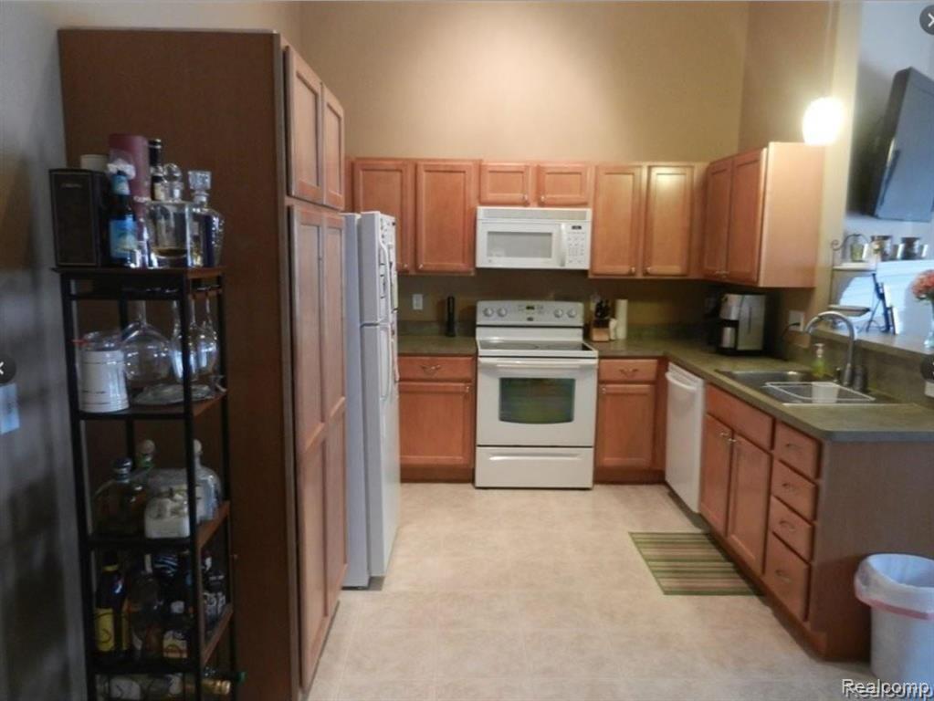 43054 STRAND Drive, Sterling Heights, MI 48313 — Photo 6