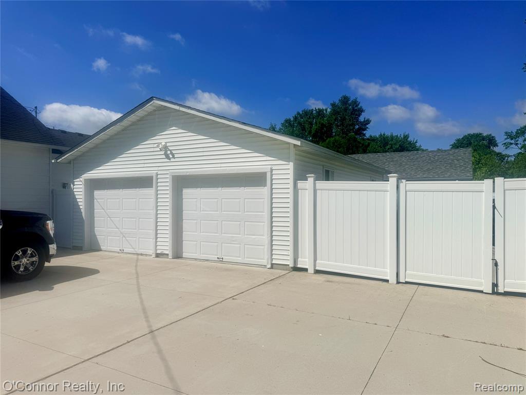 1930 GRATIOT BLVD, Marysville, MI 48040 — Photo 15