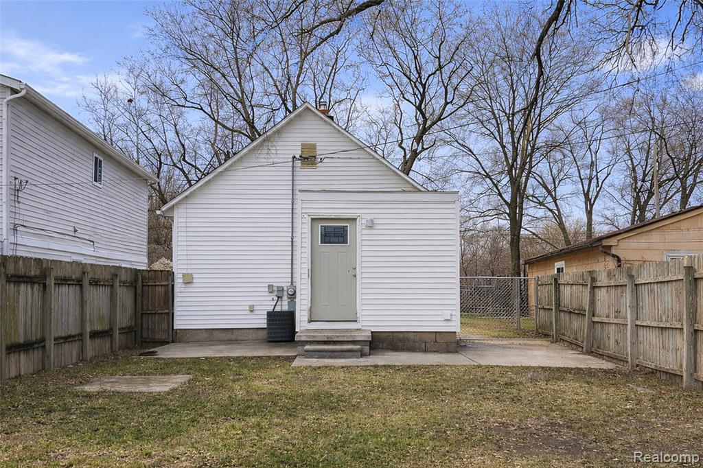 15477 WINSTON, Redford, MI 48239 — Photo 9