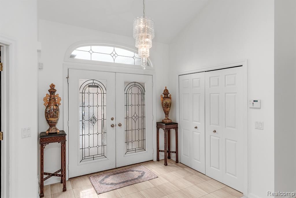 5035 Oakbrooke Drive, West Bloomfield, MI 48323 — Photo 8