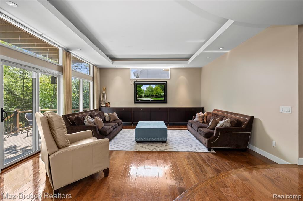 6067 Charles Drive, West Bloomfield, MI — Photo 9