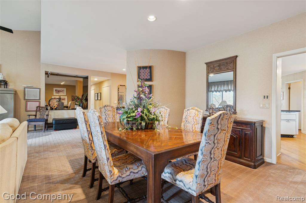 5104 Woodcliff Hill Road W, West Bloomfield, MI 48323 — Photo 17