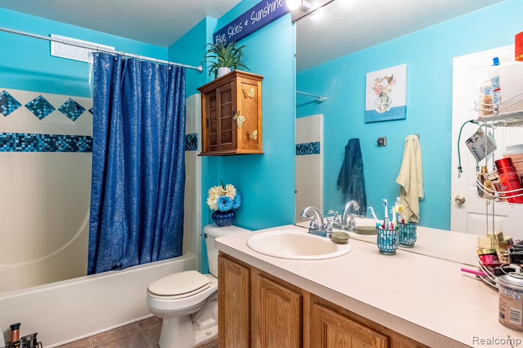 6035 MAPLEVIEW Lane, Ypsilanti, MI 48197 — Photo 24