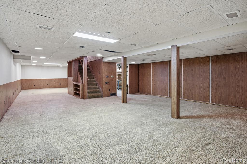 7110 Paterese Drive, Bloomfield Hills, MI 48301 — Photo 34