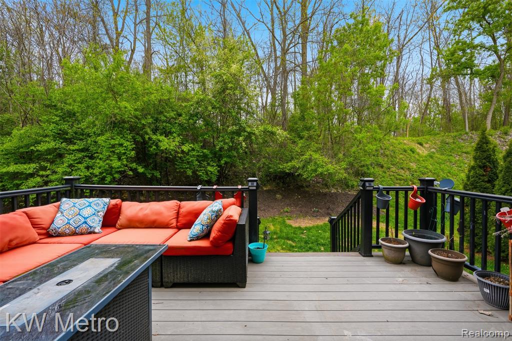 4953 W Stonegate Circle, Lake Orion, MI — Photo 35