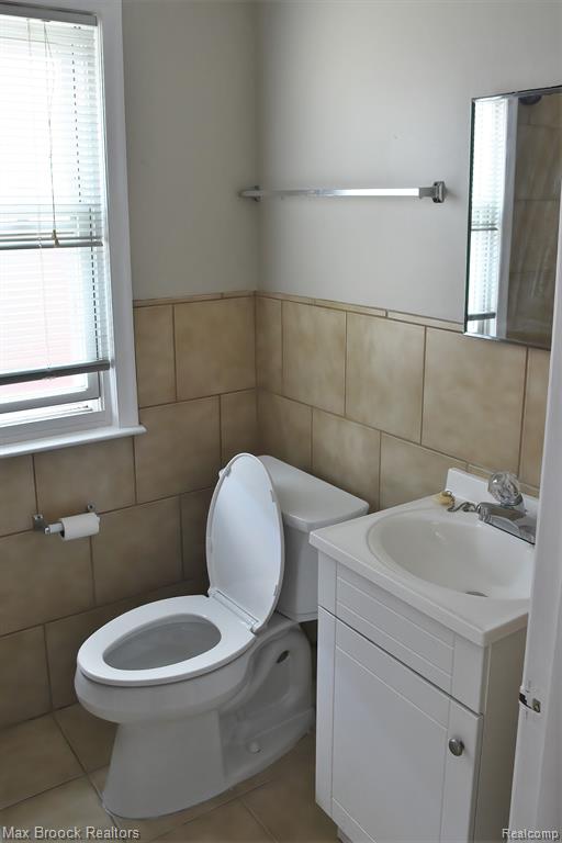 690 E LINCOLN Street, Birmingham, MI 48009 — Photo 12