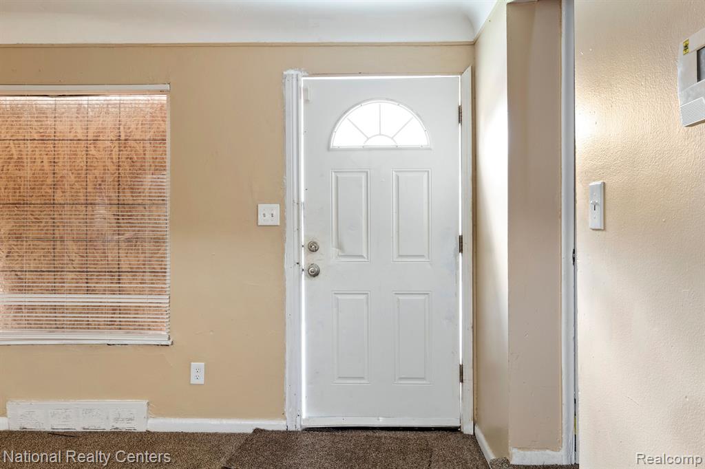 15391 APPOLINE Street, Detroit, MI 48227 — Photo 2