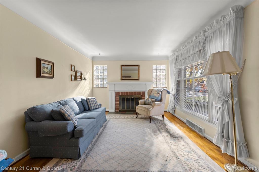 932 N VERNON Street, Dearborn, MI 48128 — Photo 4